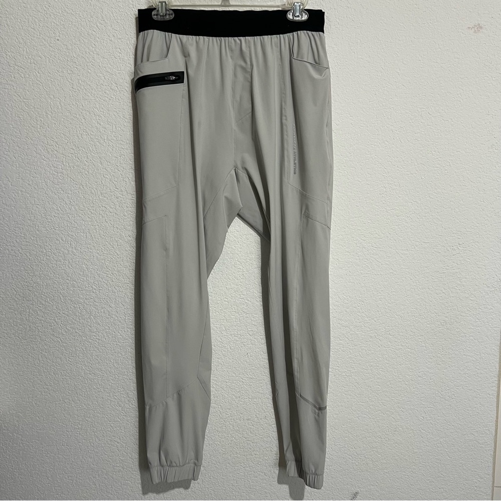 Alphalete Athletic Light Gray Performance Wear Joggers Medium